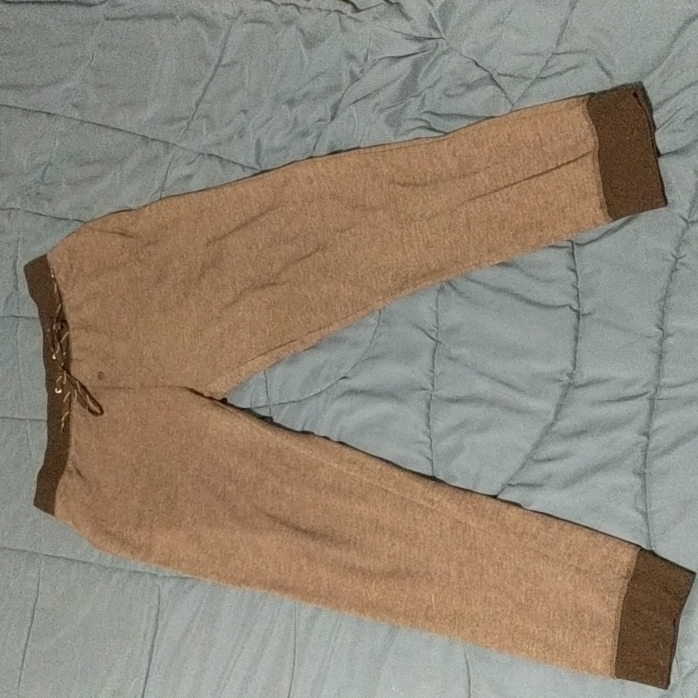 Mens VanHeusen sleepwear joggers, size medium